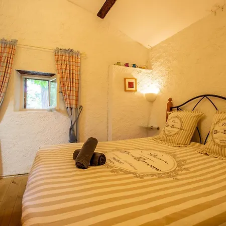 Hébergement de vacances Domaine Du Puech Malou *